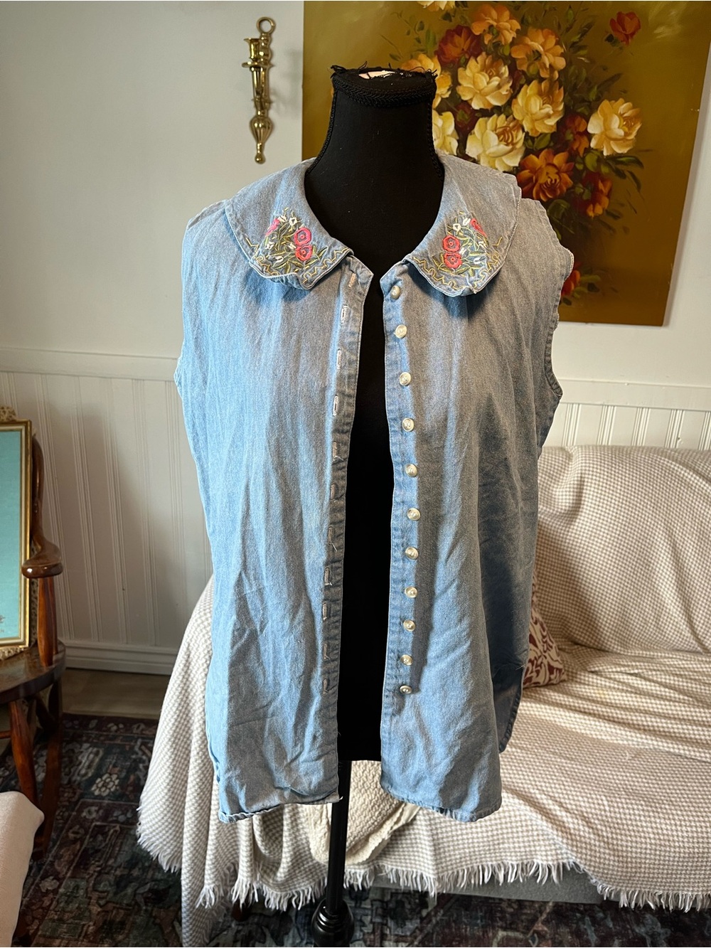 Xanadu Y2K Vintage Embroidered Collar Light Blue Denim Jean Vest Medium Fit
